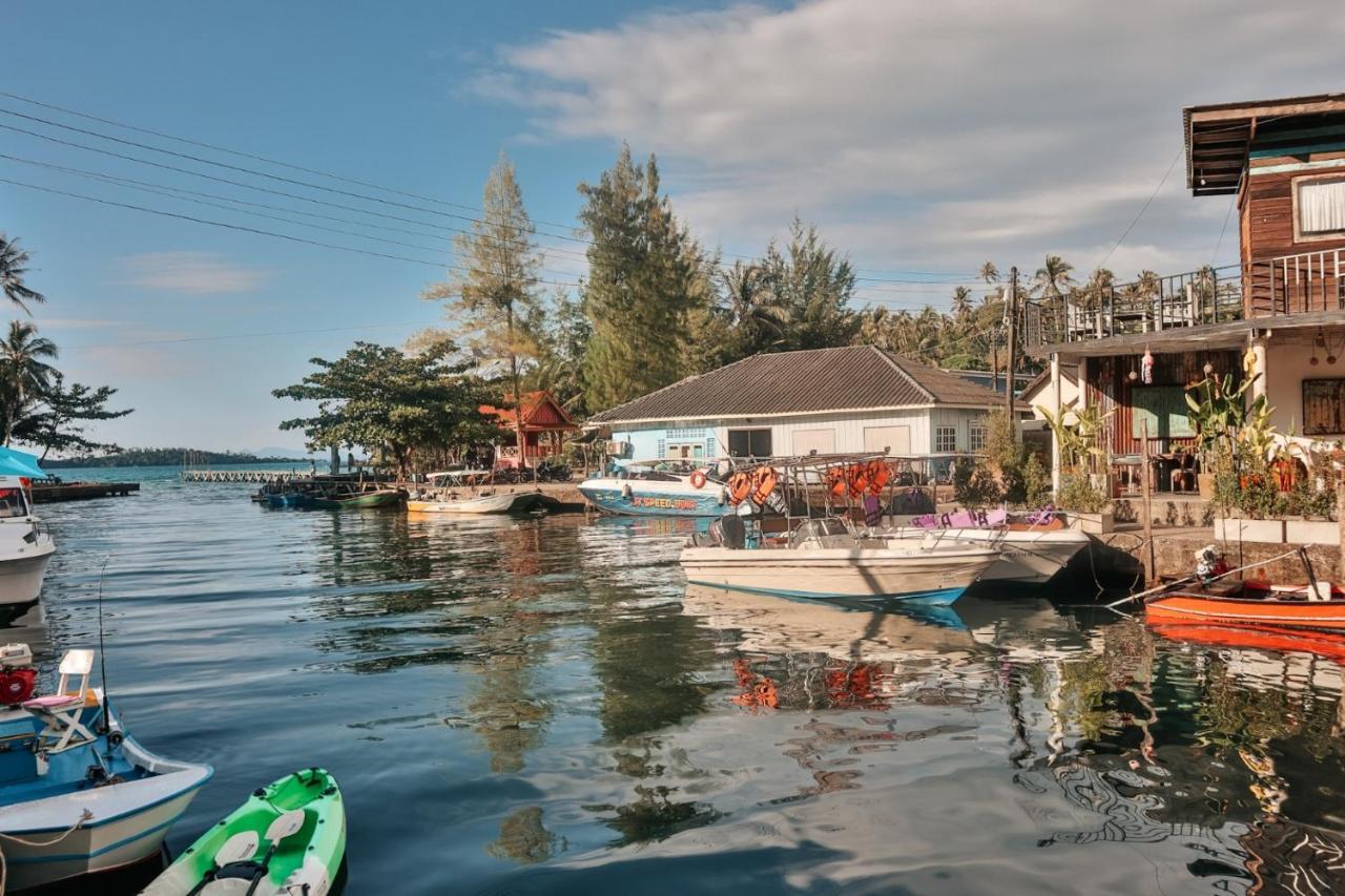 Baan Rabieng Talay Homestayบ้านระเบียงทะเล โฮมสเตย์เกาะกูด Ko Kut ภายนอก รูปภาพ
